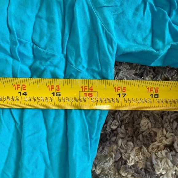 Turquoise Caralyn Mirand x The Drop Boho Mini Dress – Size S
Bright and breezy - Picture 4 of 5
